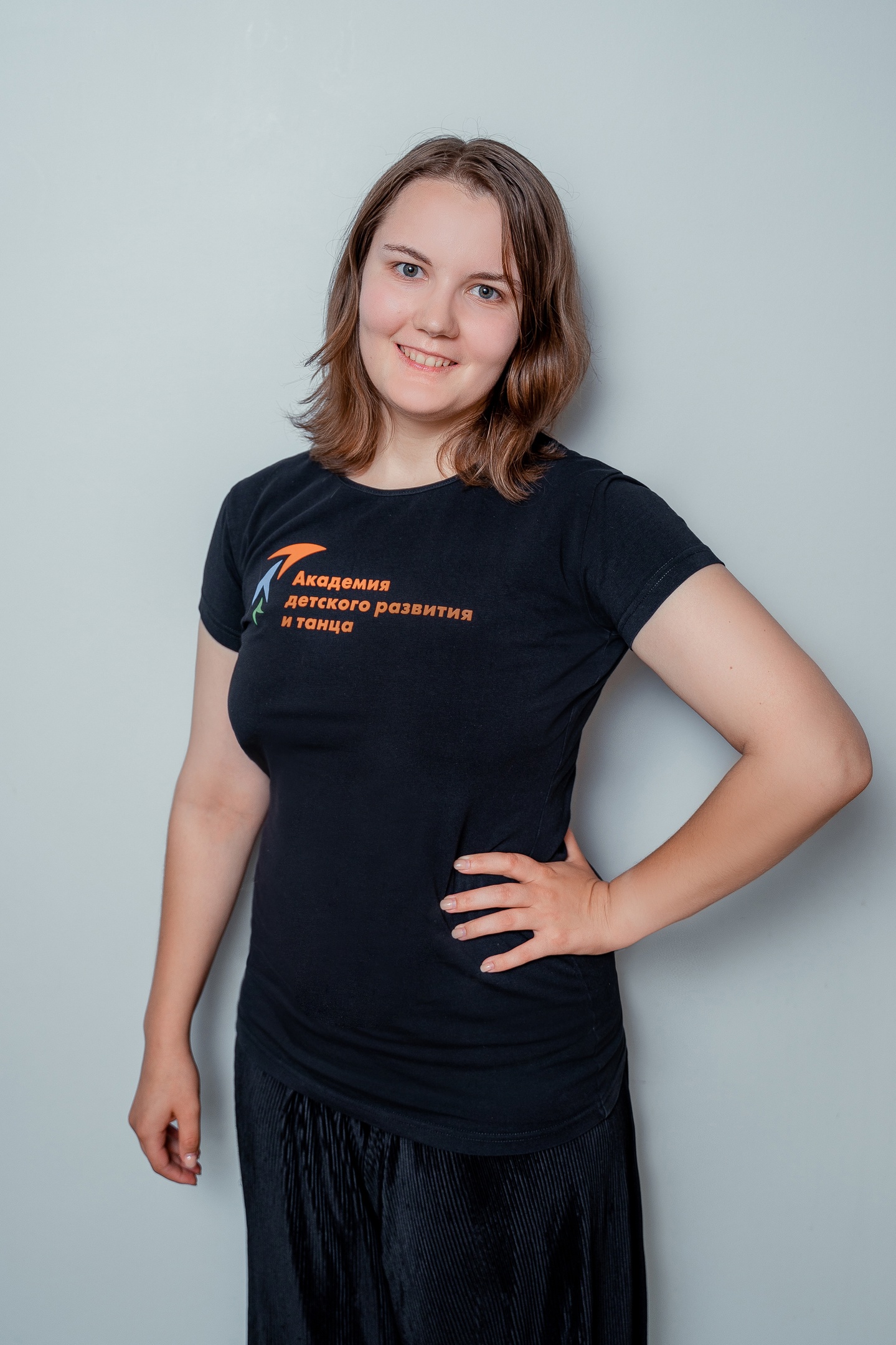 Свой День Рождения Елена Евгеньевна Погорелова - педагог Академии детского развития и танца! 27 декабря 2022 года 