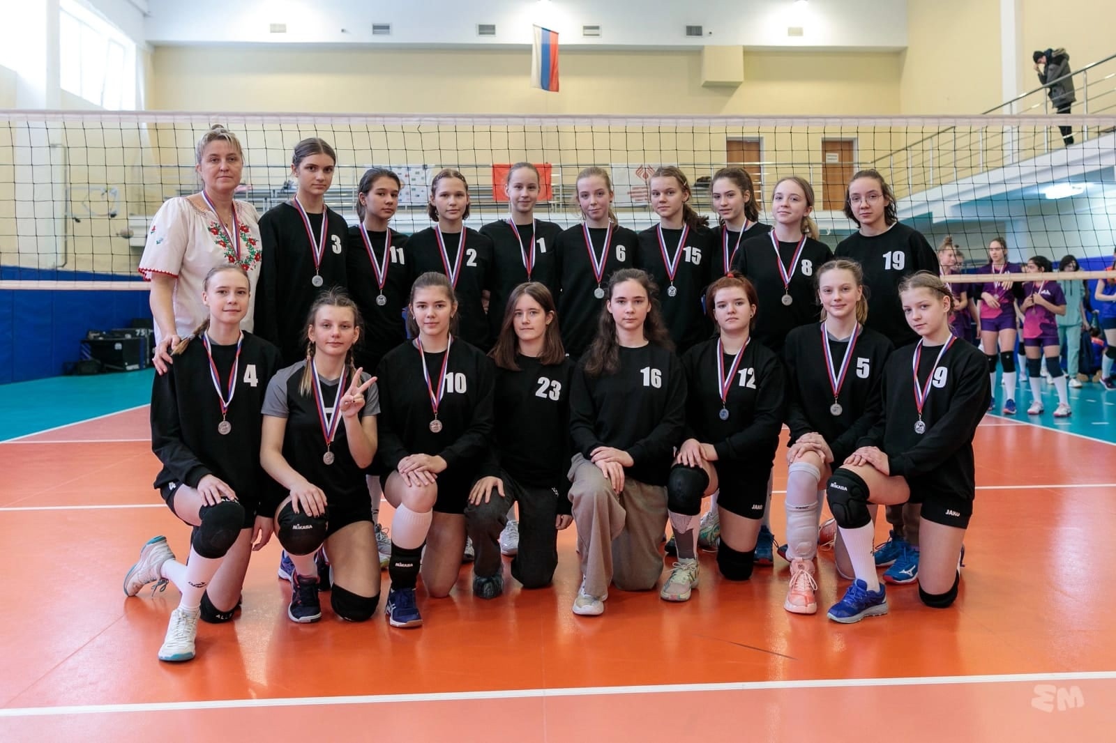 Поздравляем команду девушек 2009 г.р. - серебряных призёров первенства Санкт-Петербурга по волейболу 22 марта 2023 года 