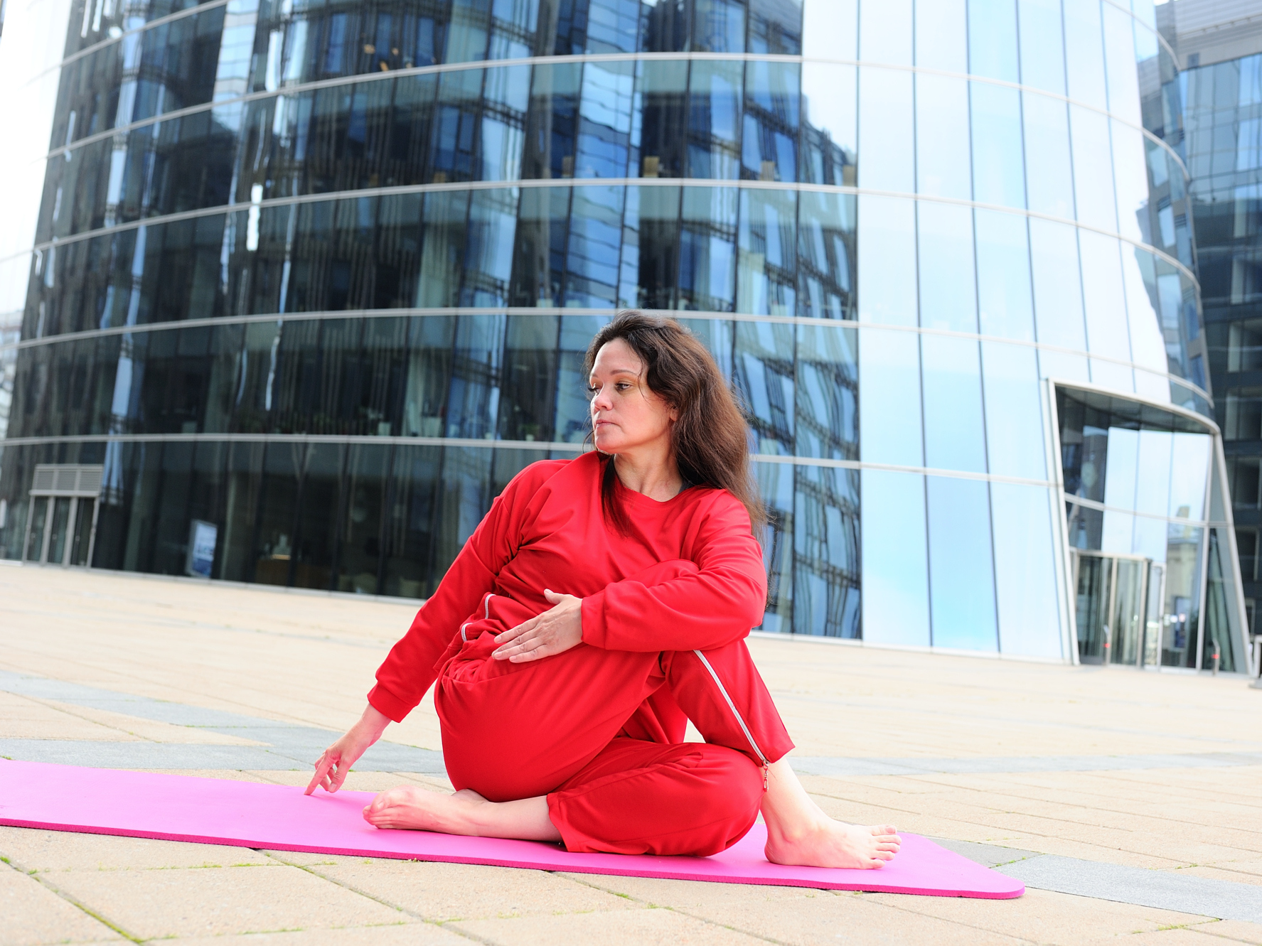 Скручивания в йоге: Не просто "покрутиться", а путь к гармонии и здоровью 9 октября 2024 года 