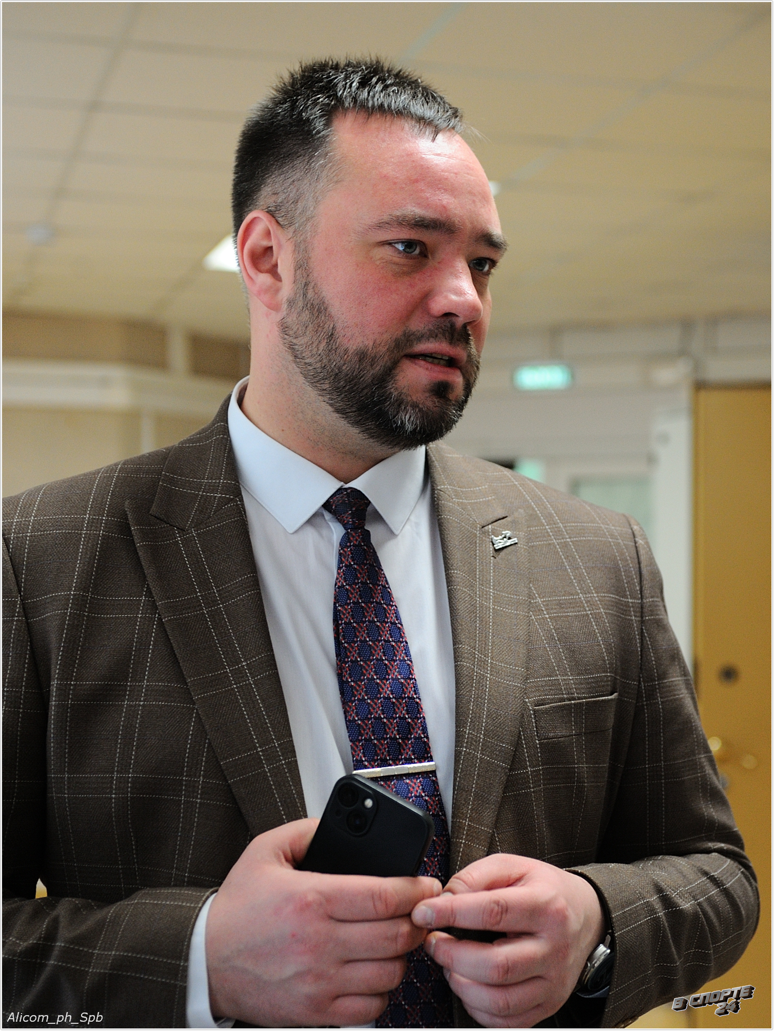 Вручение благодарности коллективу журнала "В СПОРТЕ 24" 19 апреля 2024 года 